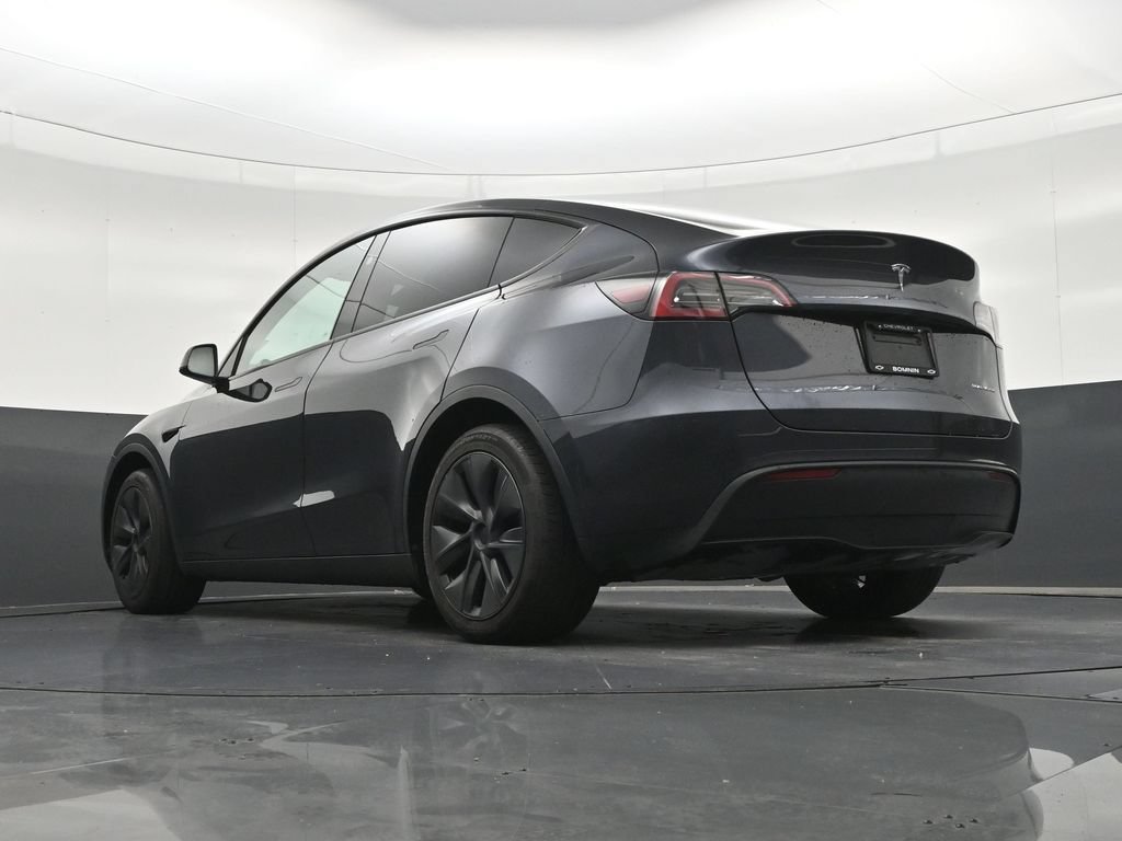 Used 2024 Tesla Model Y Long Range AWD/4WD image 24