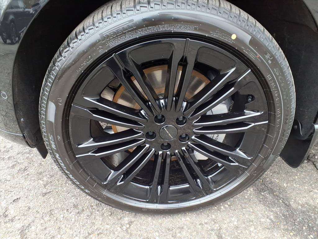 New 2026 Land Rover Range Rover SE image 9