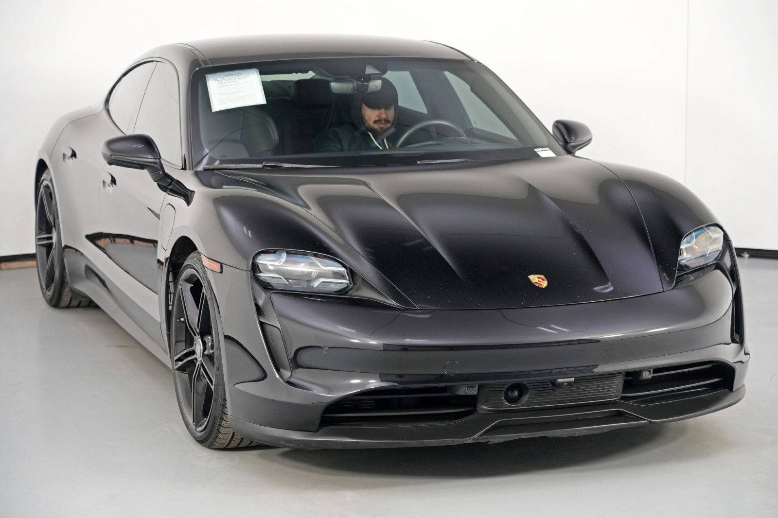 Used 2020 Porsche Taycan 4S image 56