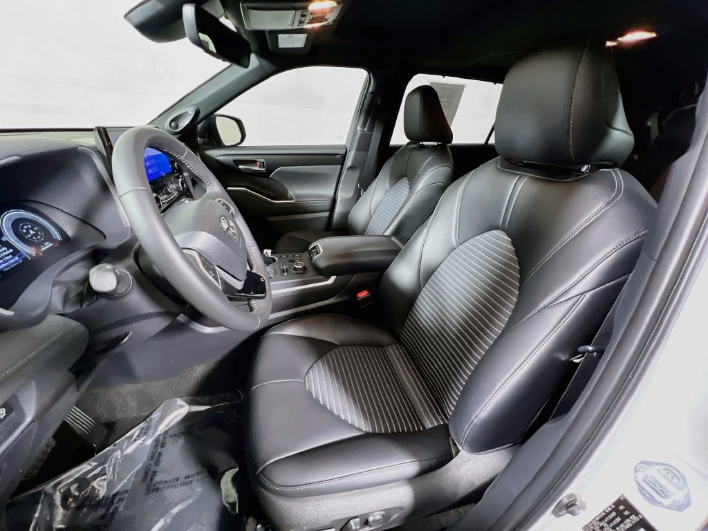 Certified 2026 Toyota Highlander XSE AWD/4WD image 18