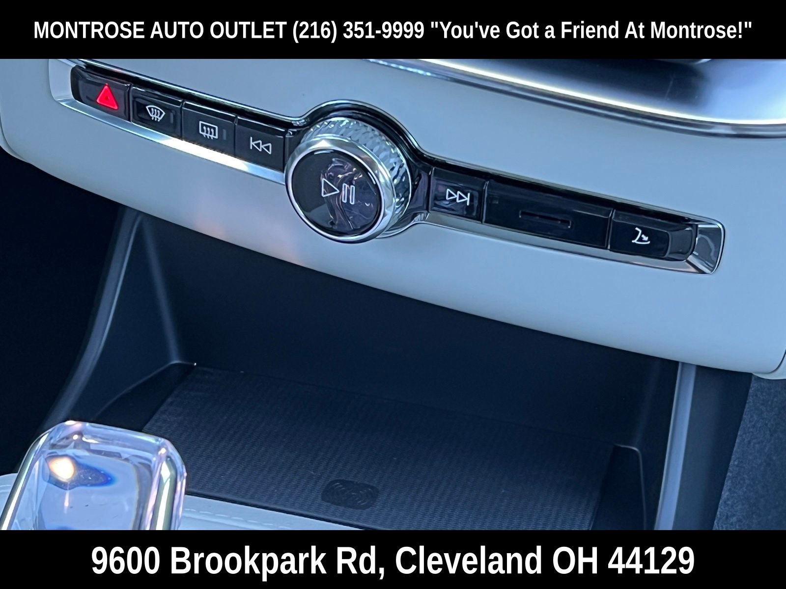 New 2026 Volvo XC90 B6 Ultra w/ Protection Package image 15