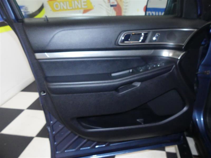 Used 2019 Ford Explorer XLT w/ Equipment Group 201A image 23