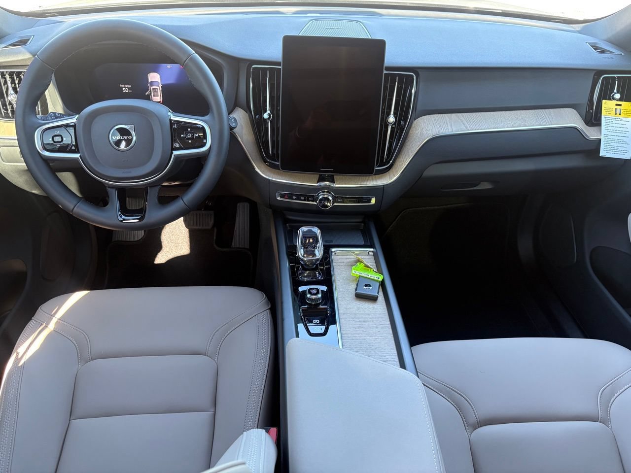 New 2026 Volvo XC60 B5 Plus w/ Protection Package Premier AWD/4WD image 10