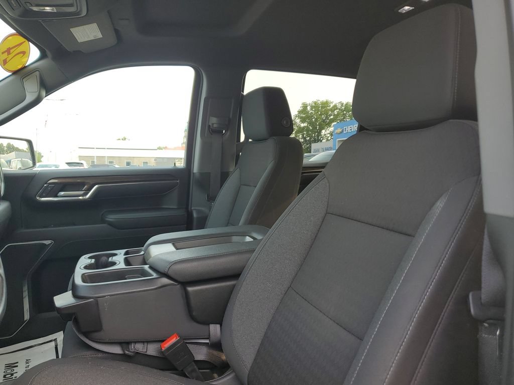 Used 2024 Chevrolet Silverado 1500 LT AWD/4WD image 12