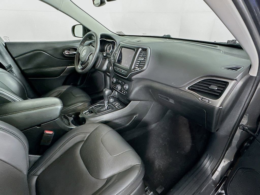 Certified 2021 Jeep Cherokee Latitude Lux w/ Comfort/Convenience Group image 40