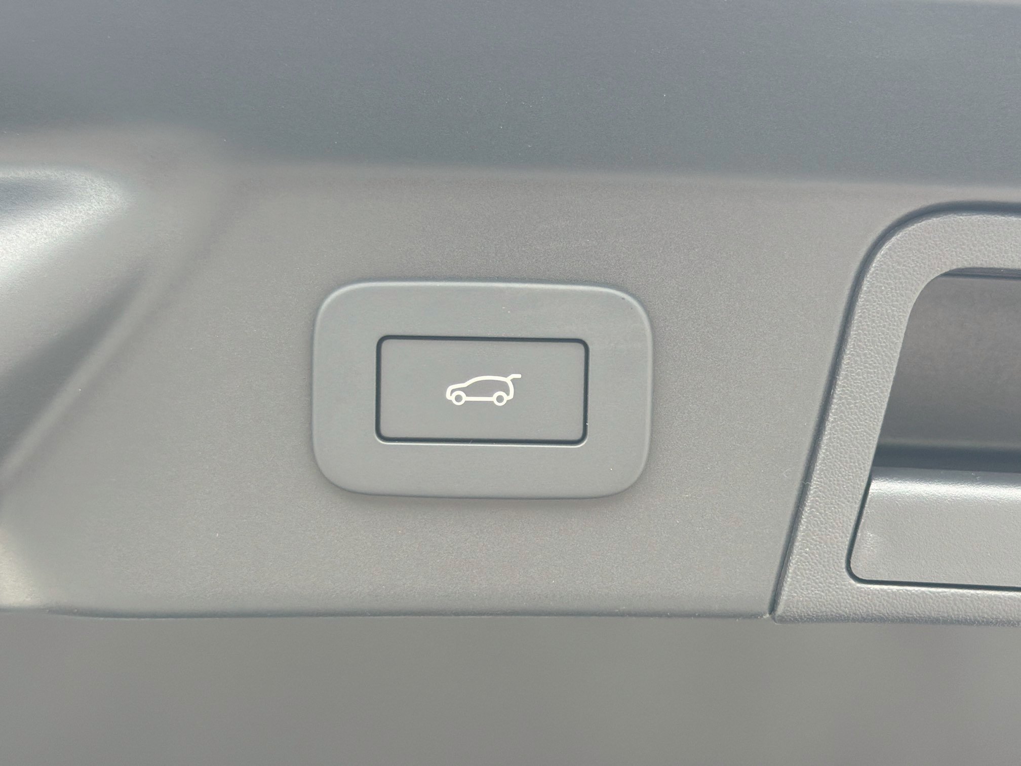 New 2026 Land Rover Range Rover Velar S AWD/4WD image 13