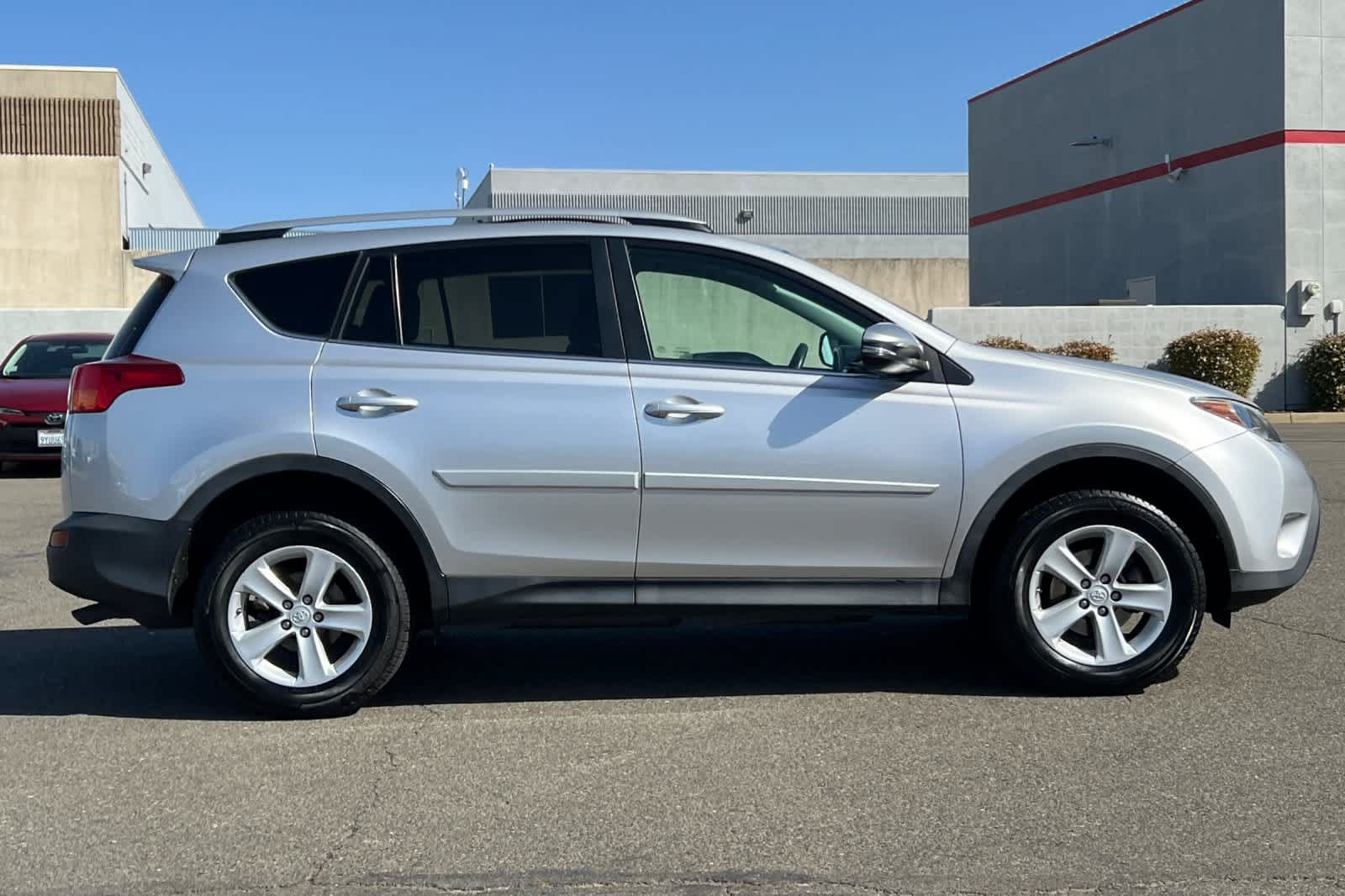 Used 2014 Toyota RAV4 XLE FWD image 6