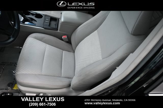 Used 2016 Toyota Camry LE FWD image 12