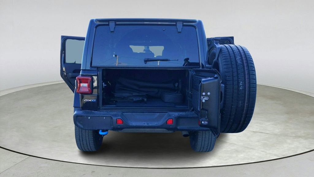 Used 2022 Jeep Wrangler Unlimited Sahara w/ Cold Weather Group image 12