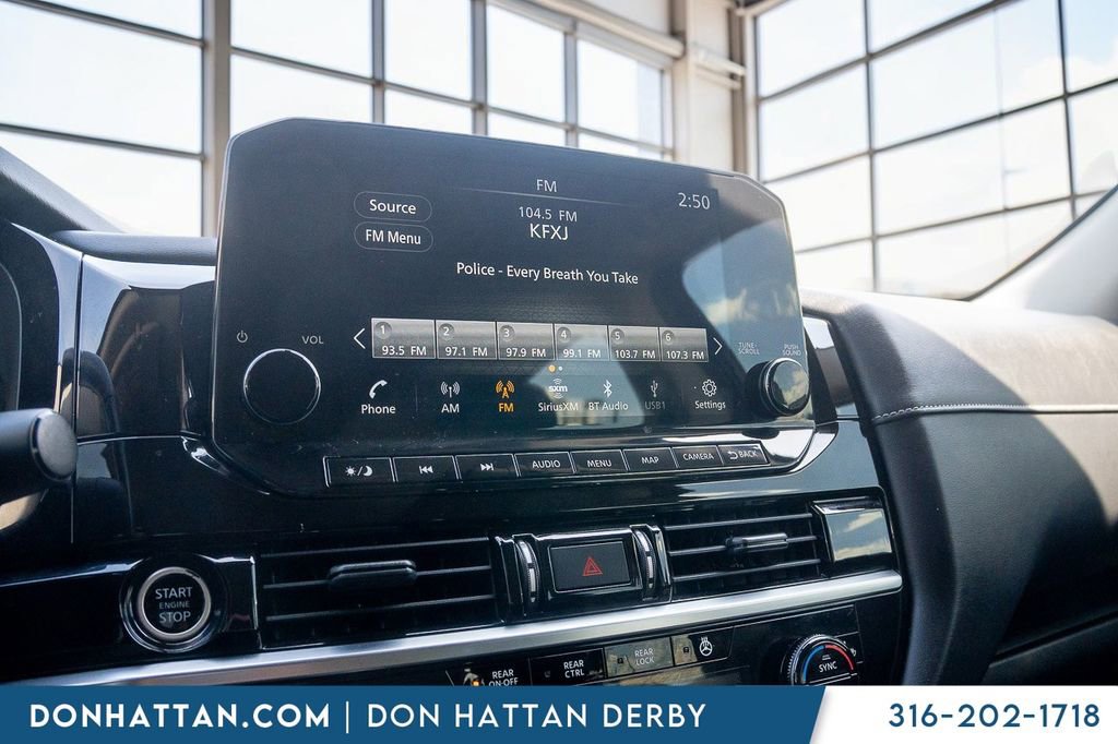 Used 2023 Nissan Pathfinder SL AWD/4WD image 6