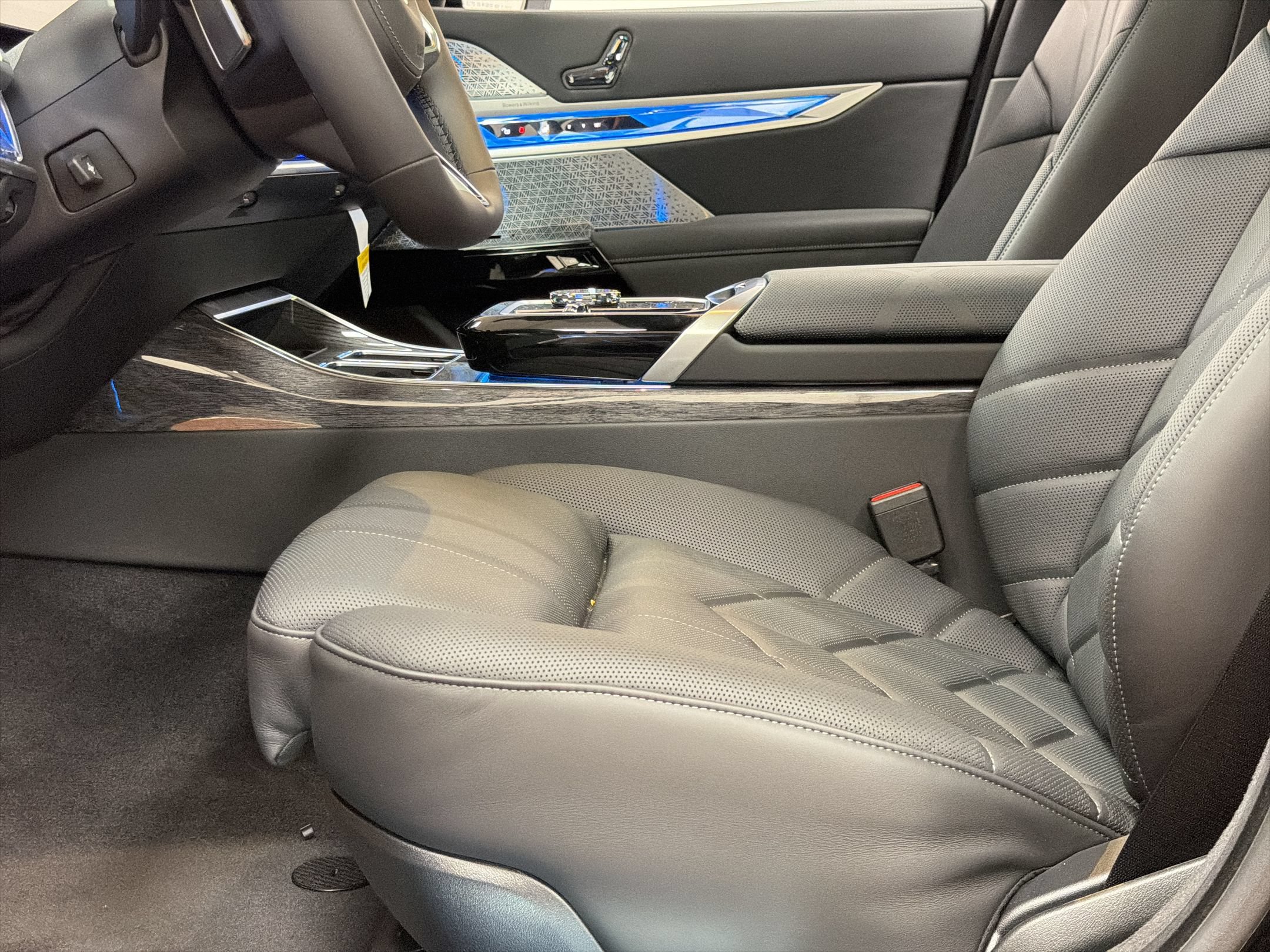 New 2026 BMW 760i xDrive w/ Executive Package AWD/4WD image 24