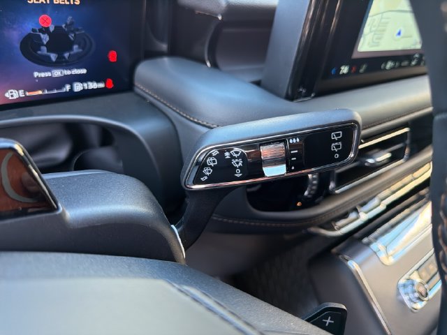 New 2026 Lincoln Aviator AWD w/ Jet Appearance Package image 28