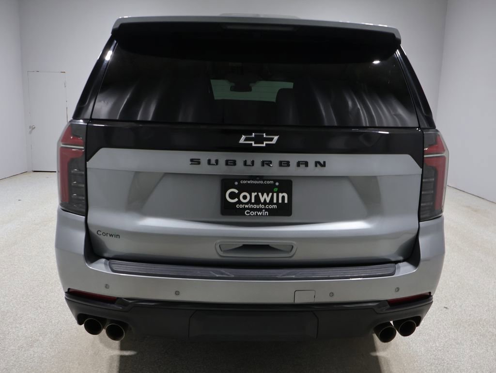 Used 2025 Chevrolet Suburban Z71 image 3