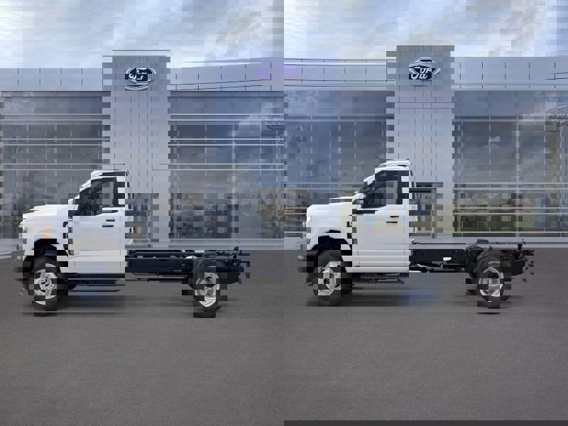 New 2025 Ford F350 XL image 3