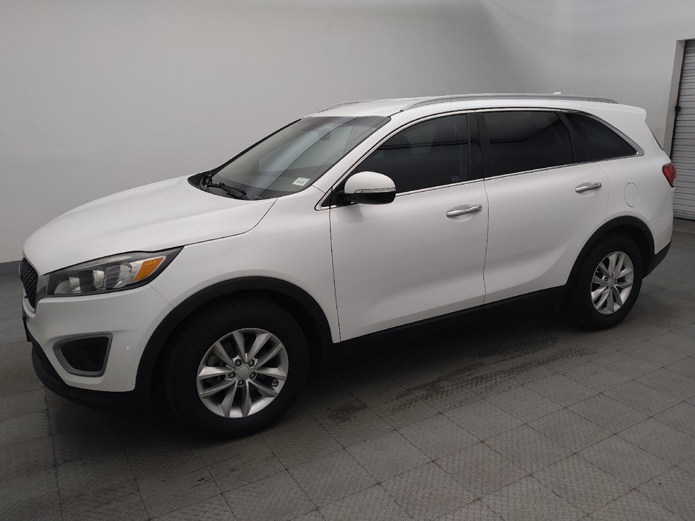 Used 2018 Kia Sorento FWD image 2