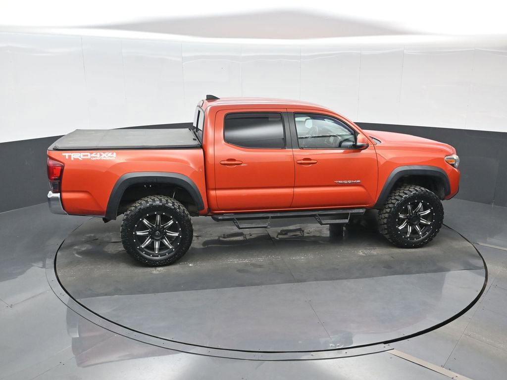 Used 2018 Toyota Tacoma TRD Off-Road AWD/4WD image 22
