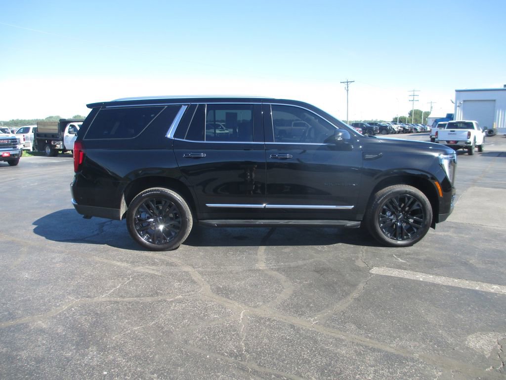Used 2025 GMC Yukon Elevation w/ Elevation Premium Package AWD/4WD image 4