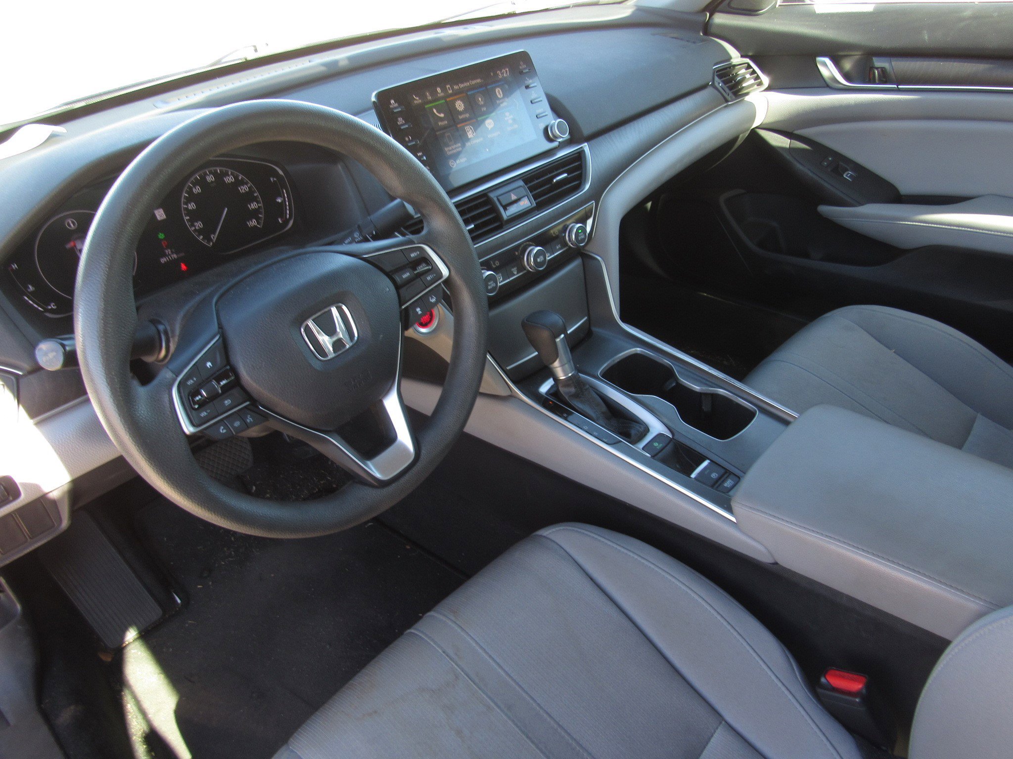 Used 2018 Honda Accord EX image 12