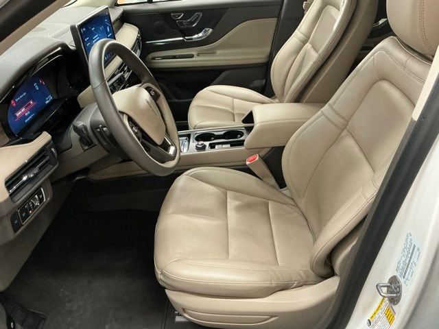 Used 2023 Lincoln Corsair Reserve image 12