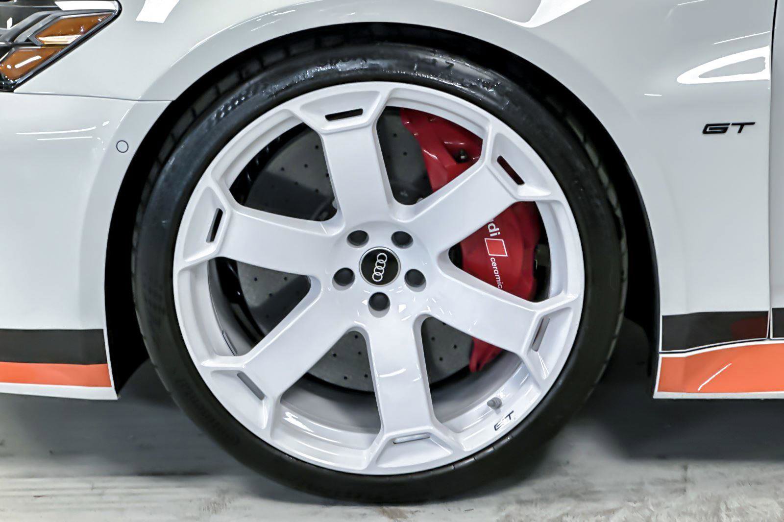 Certified 2025 Audi RS 6 performance image 33