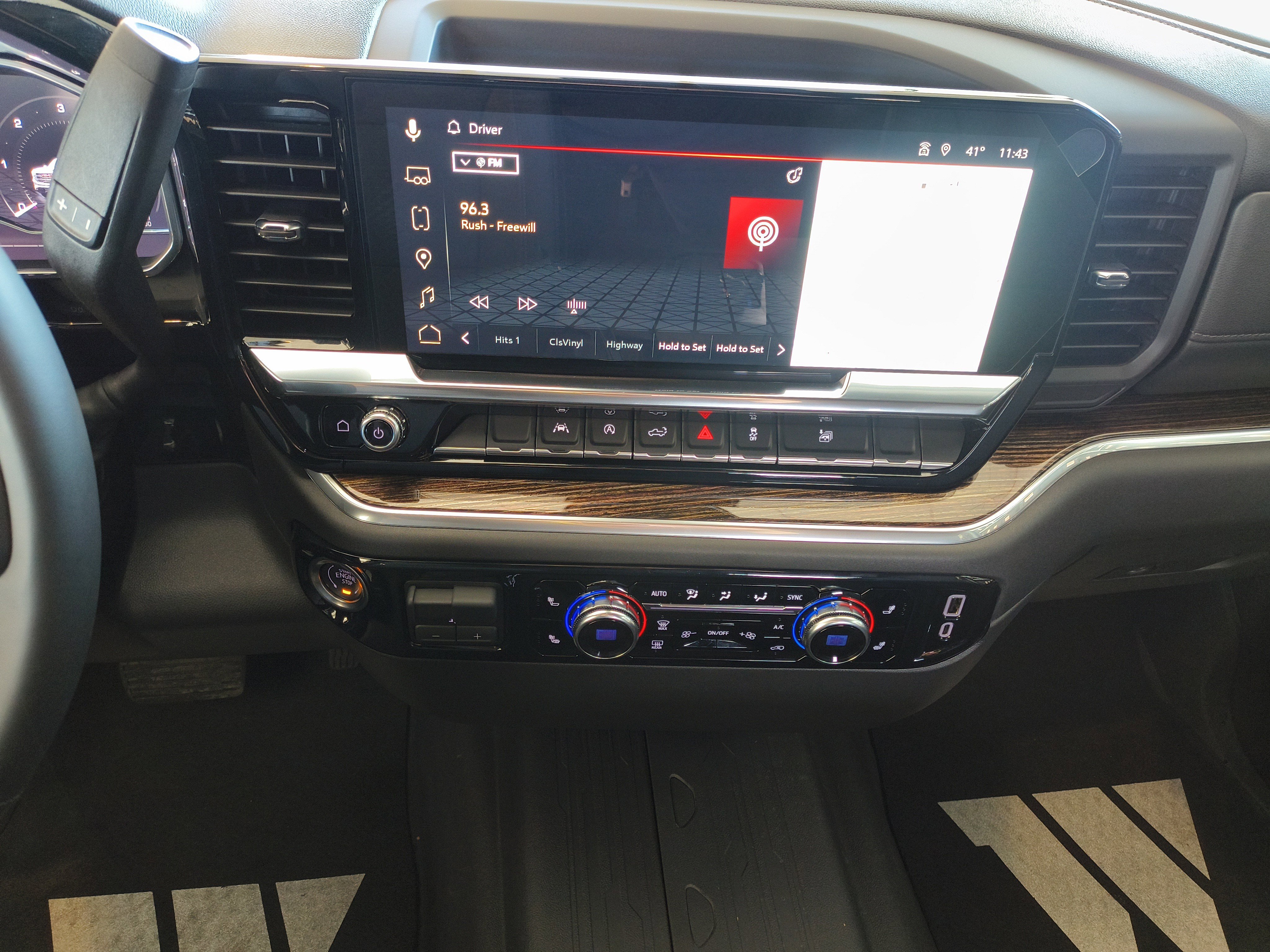 Used 2025 GMC Sierra 1500 Elevation image 12