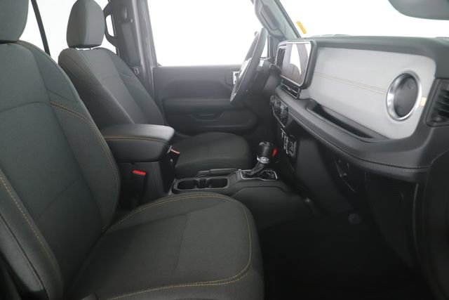 Used 2025 Jeep Wrangler Unlimited Sahara image 29