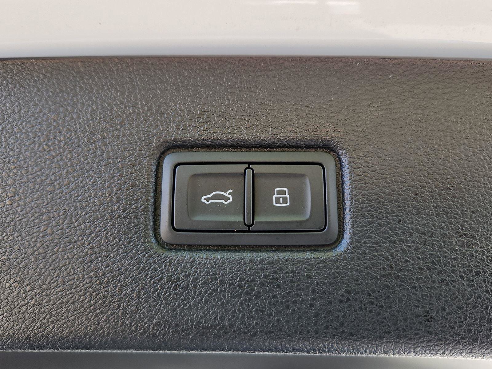 Used 2025 Audi Q7 3.0T Prestige w/ Prestige Package image 29