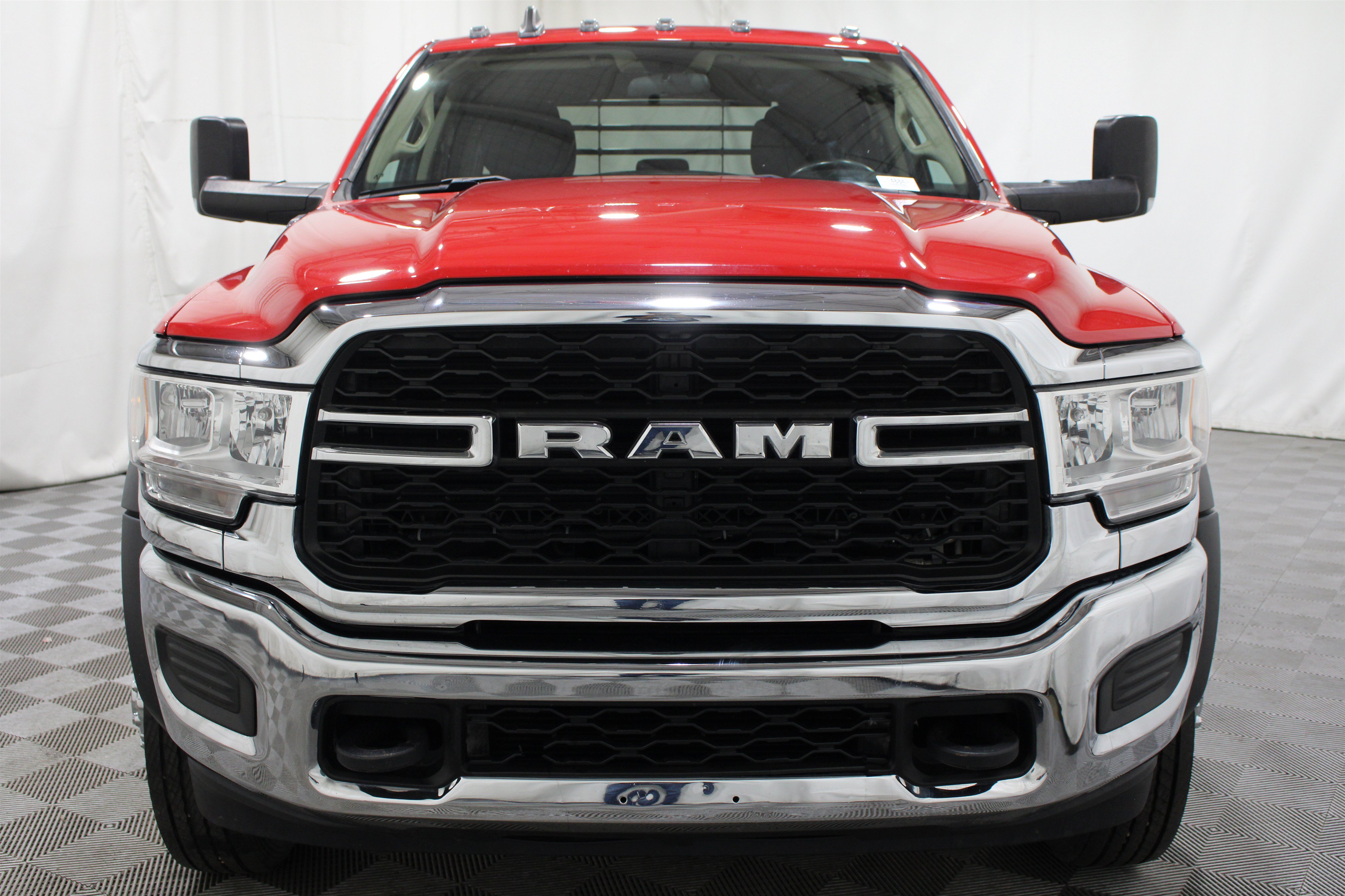 Used 2020 RAM 5500 Tradesman w/ Chrome Appearance Group AWD/4WD image 33