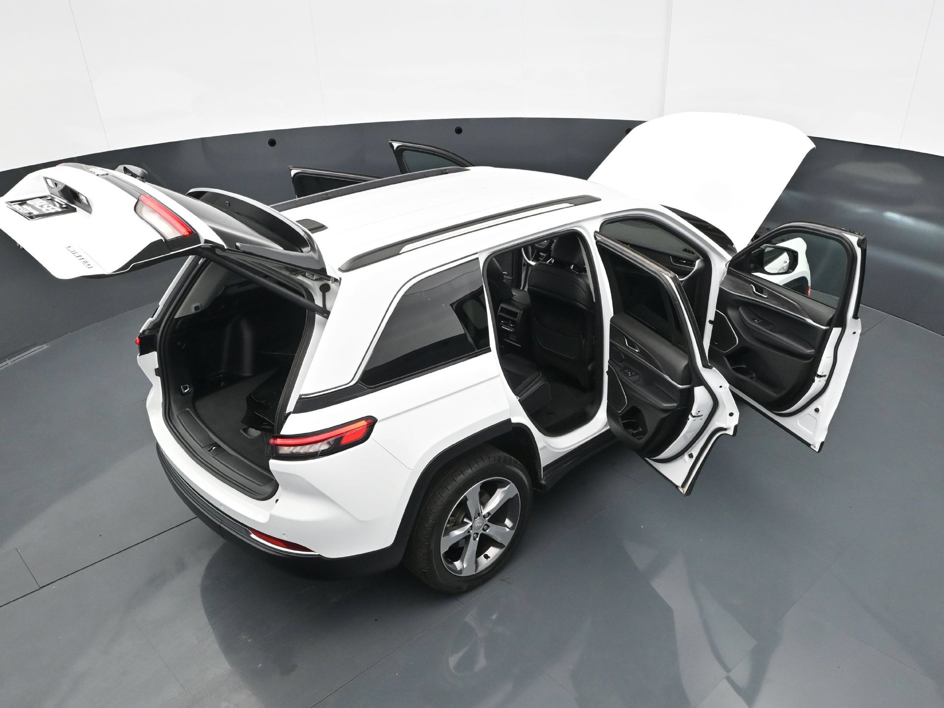 Used 2022 Jeep Grand Cherokee Limited AWD/4WD image 43