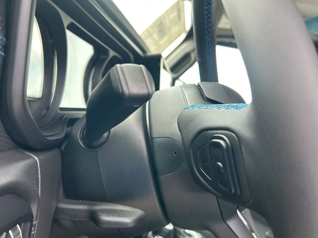 New 2025 Jeep Wrangler Unlimited Rubicon 4xe w/ Safety Group image 38