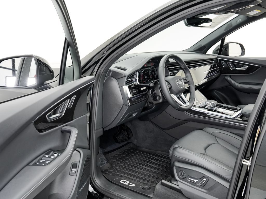 Certified 2025 Audi Q7 3.0T Prestige w/ Prestige Package AWD/4WD image 7