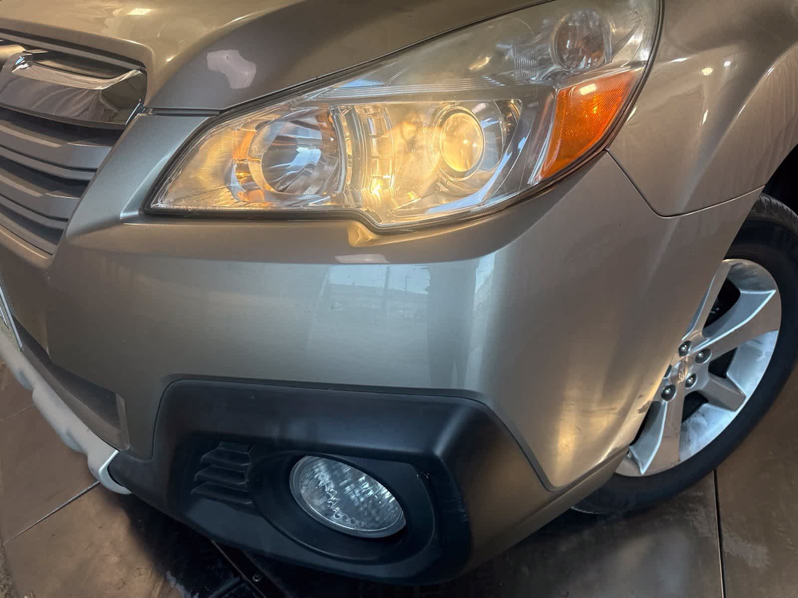 Used 2014 Subaru Outback 2.5i Limited w/ Moonroof Package AWD/4WD image 9