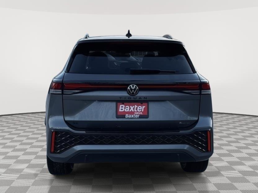 New 2026 Volkswagen Tiguan SE R-Line image 4