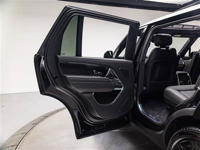 New 2027 Land Rover Range Rover Long Wheelbase SE AWD/4WD image 24