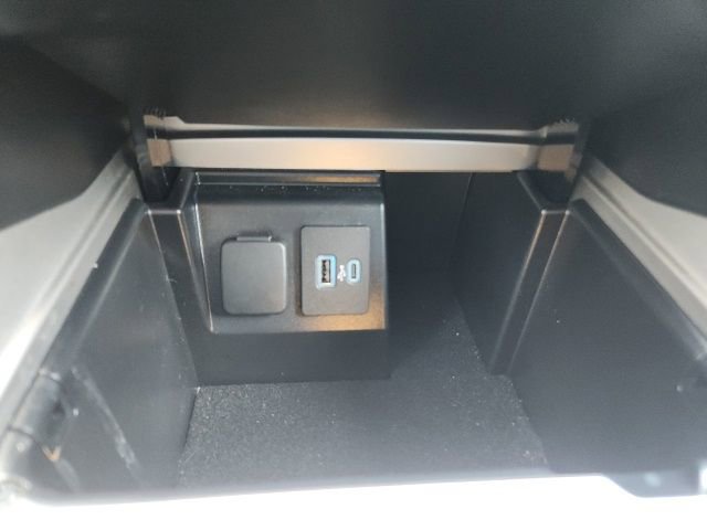 Used 2023 Ford Explorer XLT w/ Equipment Group 202A image 27