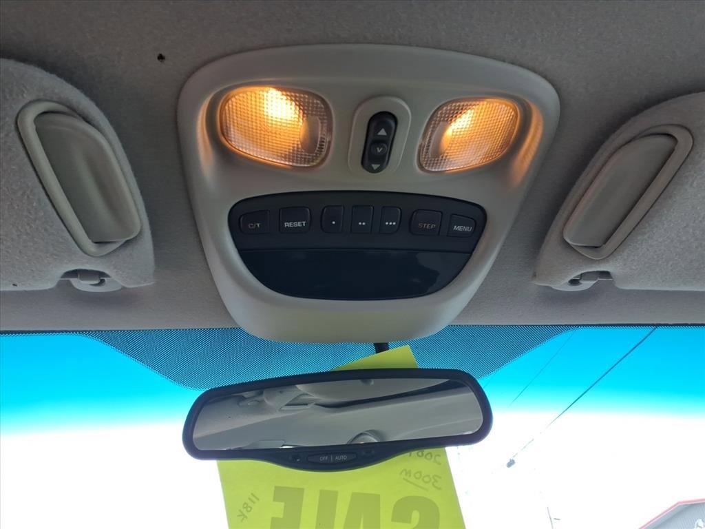 Used 2004 Chrysler 300M image 24