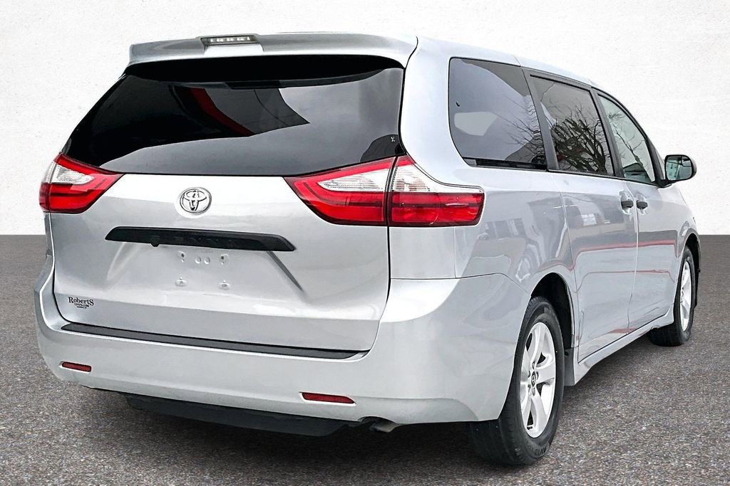 Used 2019 Toyota Sienna L image 7