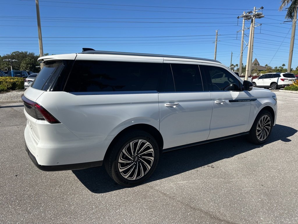 Used 2025 Lincoln Navigator L Black Label image 10