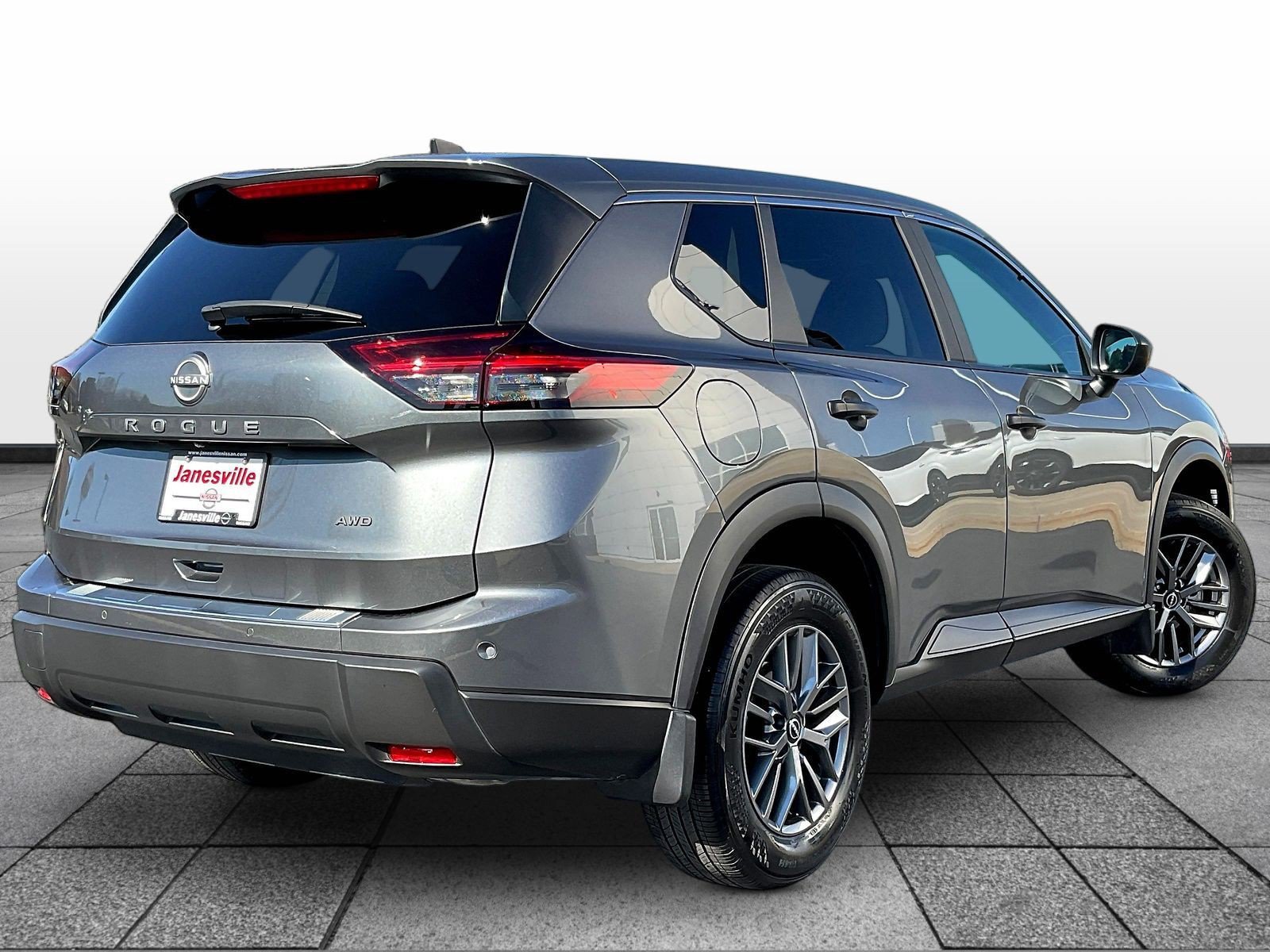Used 2024 Nissan Rogue S AWD/4WD image 7