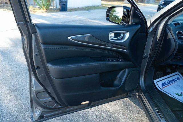 Used 2020 INFINITI QX60 Signature Edition w/ Cargo Package Essential image 11