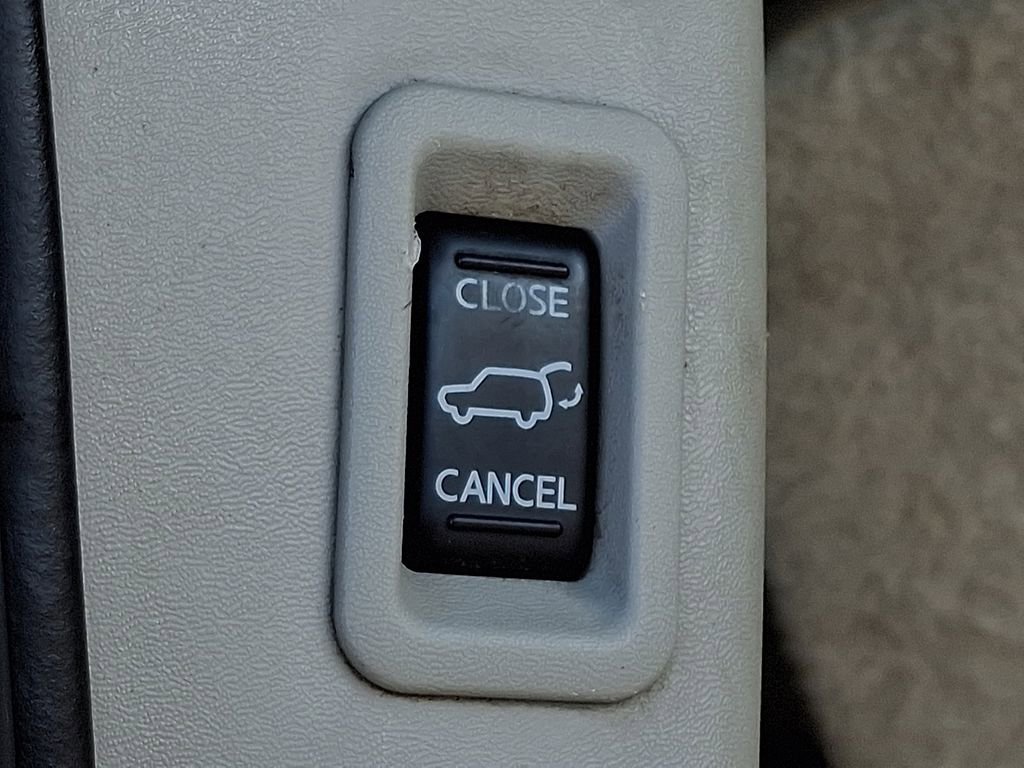 Used 2013 Nissan Armada SV image 29