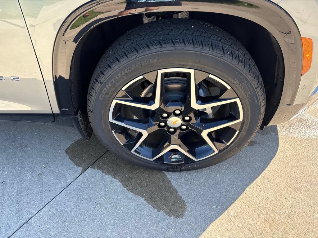 New 2026 Chevrolet Traverse High Country w/ LPO, Floor Liner Package AWD/4WD image 68