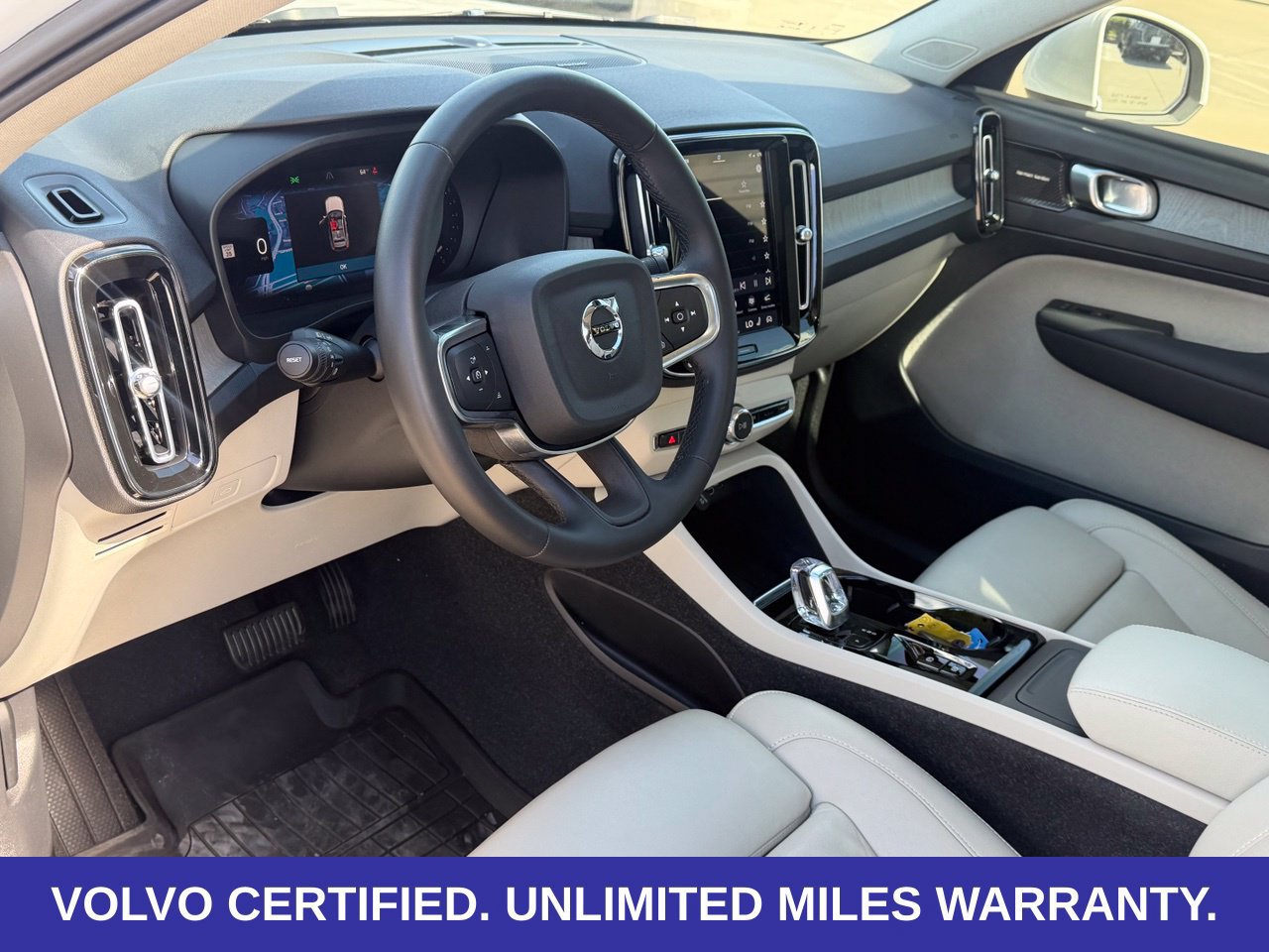 Certified 2024 Volvo XC40 B5 Ultimate w/ Protection Package Premier AWD/4WD image 21