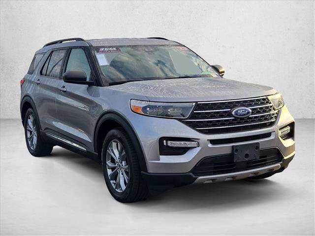 Used 2023 Ford Explorer XLT w/ Equipment Group 202A RWD image 3
