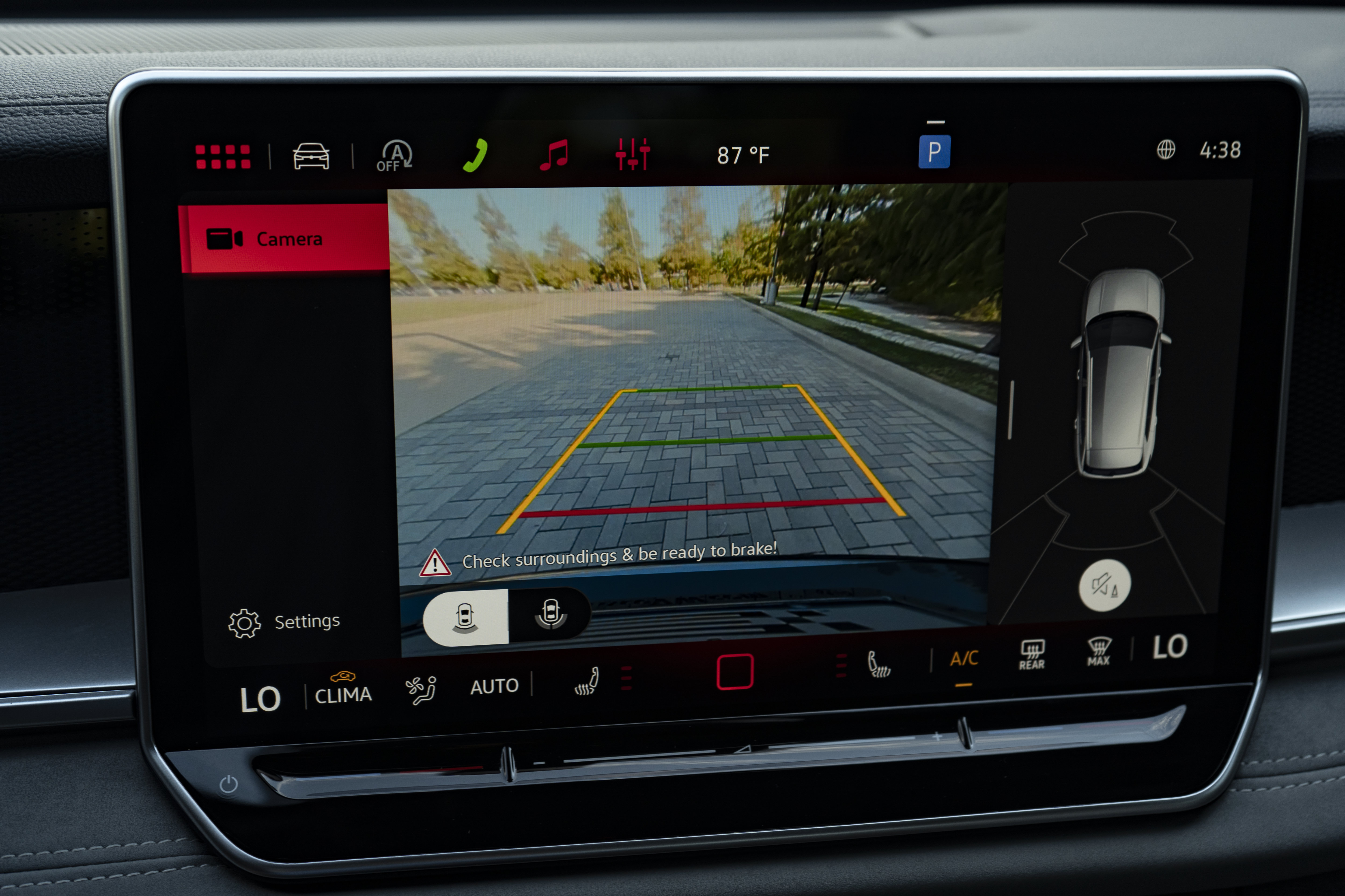 Certified 2026 Volkswagen Tiguan SE R-Line FWD image 28