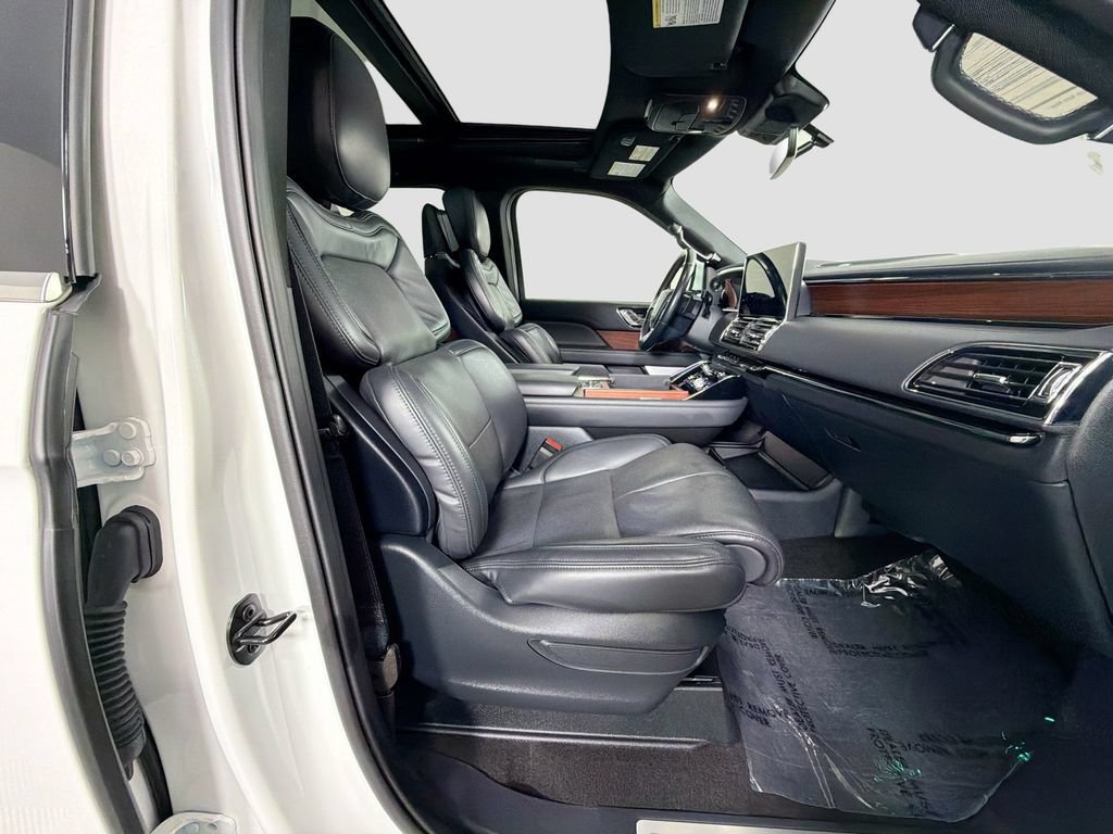 Certified 2023 Lincoln Navigator L Reserve RWD image 30
