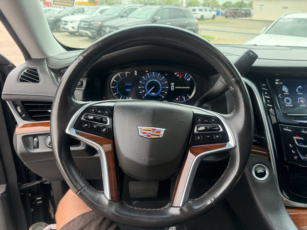 Used 2018 Cadillac Escalade Luxury RWD image 14