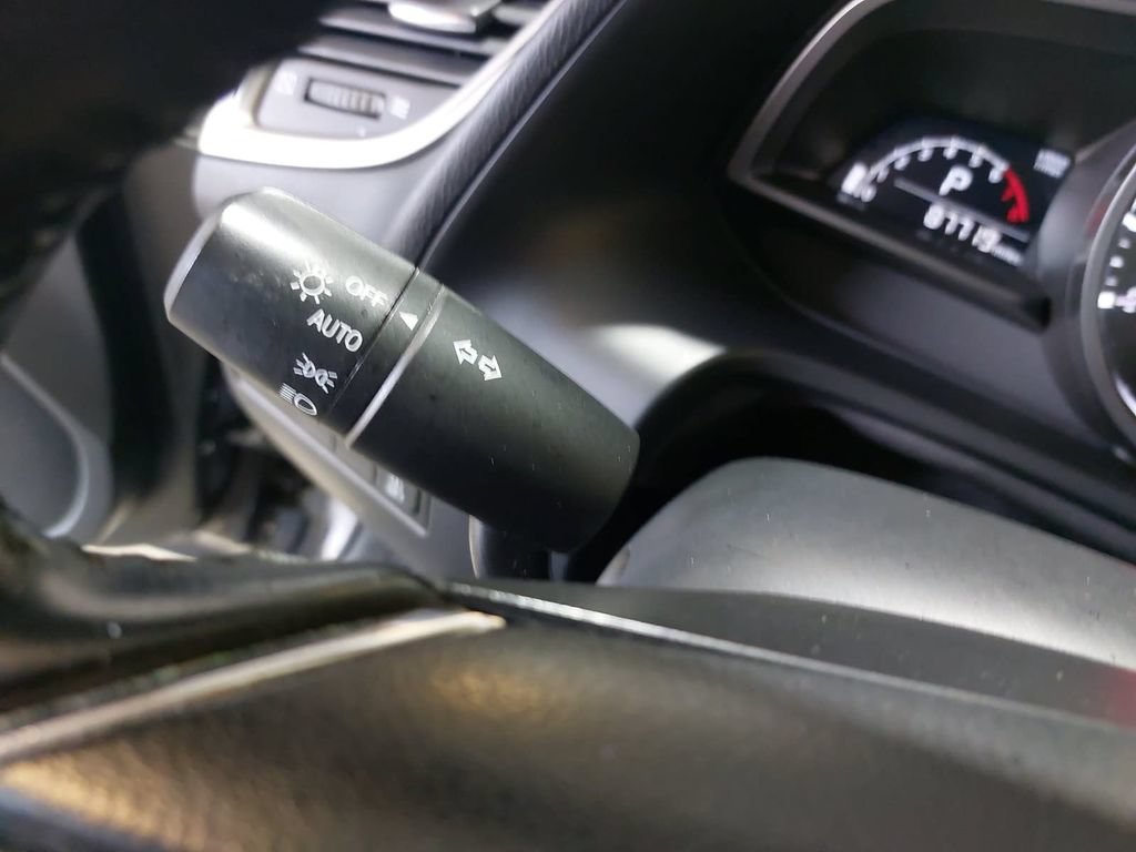 Used 2018 MAZDA MAZDA3 Touring FWD image 25