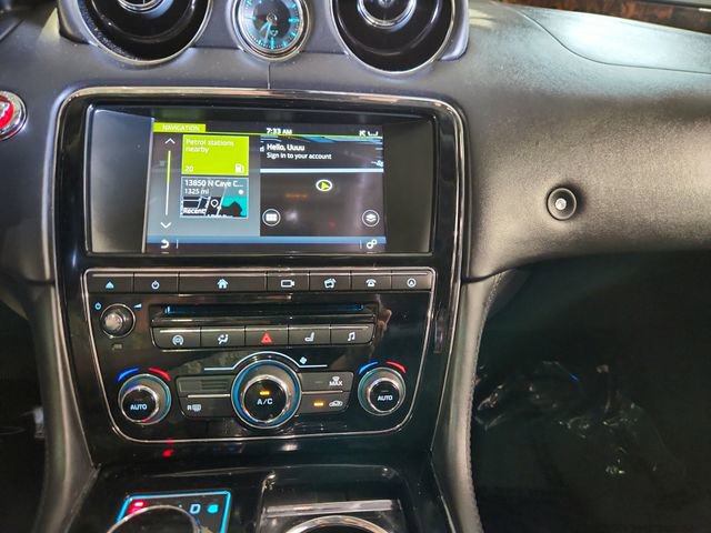Used 2017 Jaguar XJ L Portfolio RWD image 16