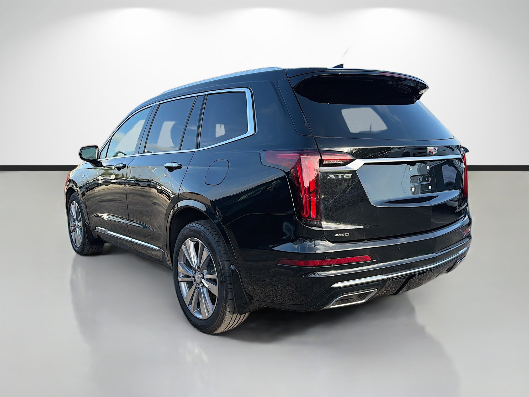 Used 2024 Cadillac XT6 Premium Luxury w/ Platinum Package AWD/4WD image 3